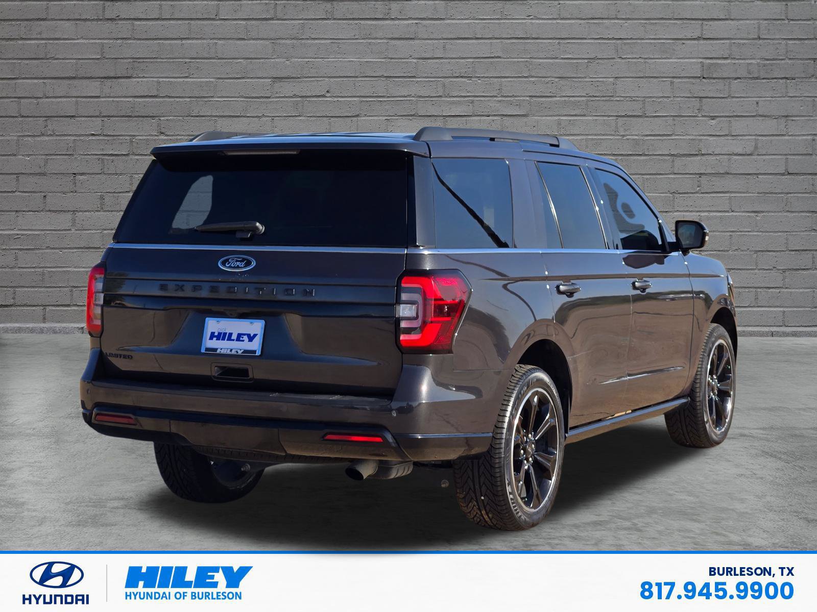 Used 2023 Ford Expedition Limited RWD image 4