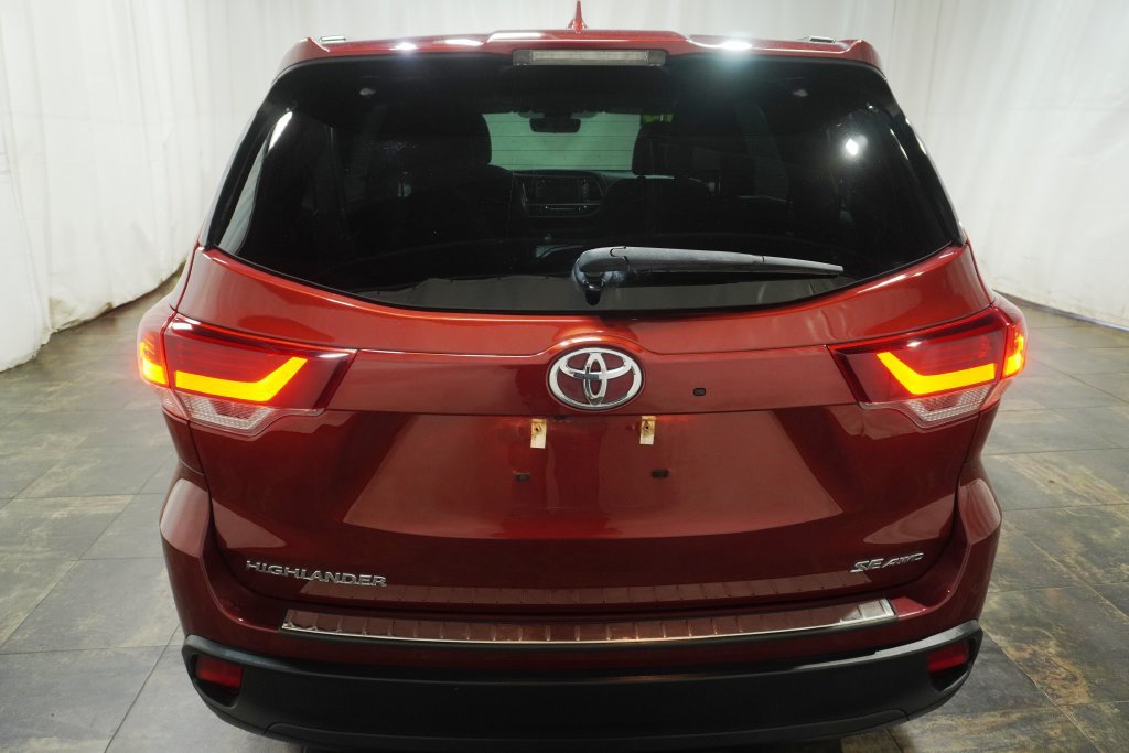 Used 2019 Toyota Highlander SE AWD/4WD image 5