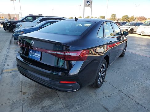 Used 2025 Volkswagen Jetta S image 7