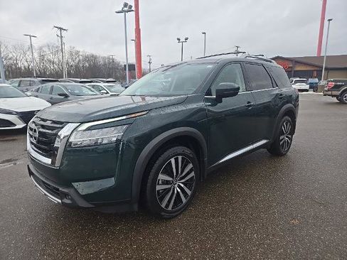 Certified 2023 Nissan Pathfinder Platinum image 3