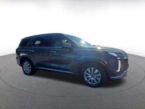 Used 2025 Hyundai Palisade SEL FWD image 2
