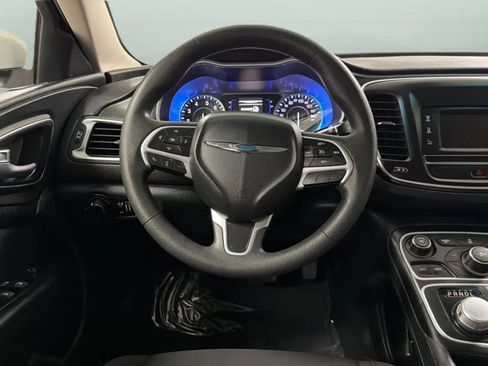 Used 2016 Chrysler 200 Limited FWD image 10