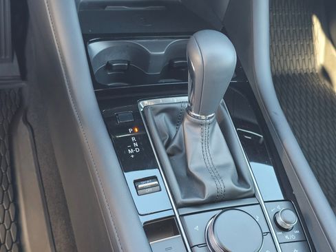 Used 2025 MAZDA MAZDA3 Hatchback w/Premium Plus Pkg image 57