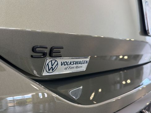 New 2026 Volkswagen Tiguan SE R-Line FWD image 34