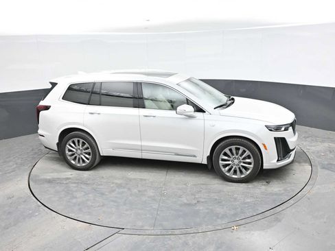 Used 2024 Cadillac XT6 Premium Luxury w/ Technology Package AWD/4WD image 34