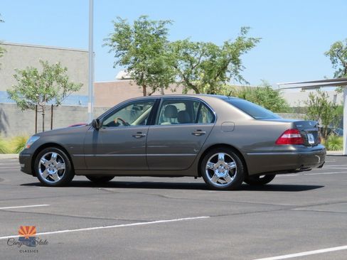 Used 2004 Lexus LS 430 RWD image 5