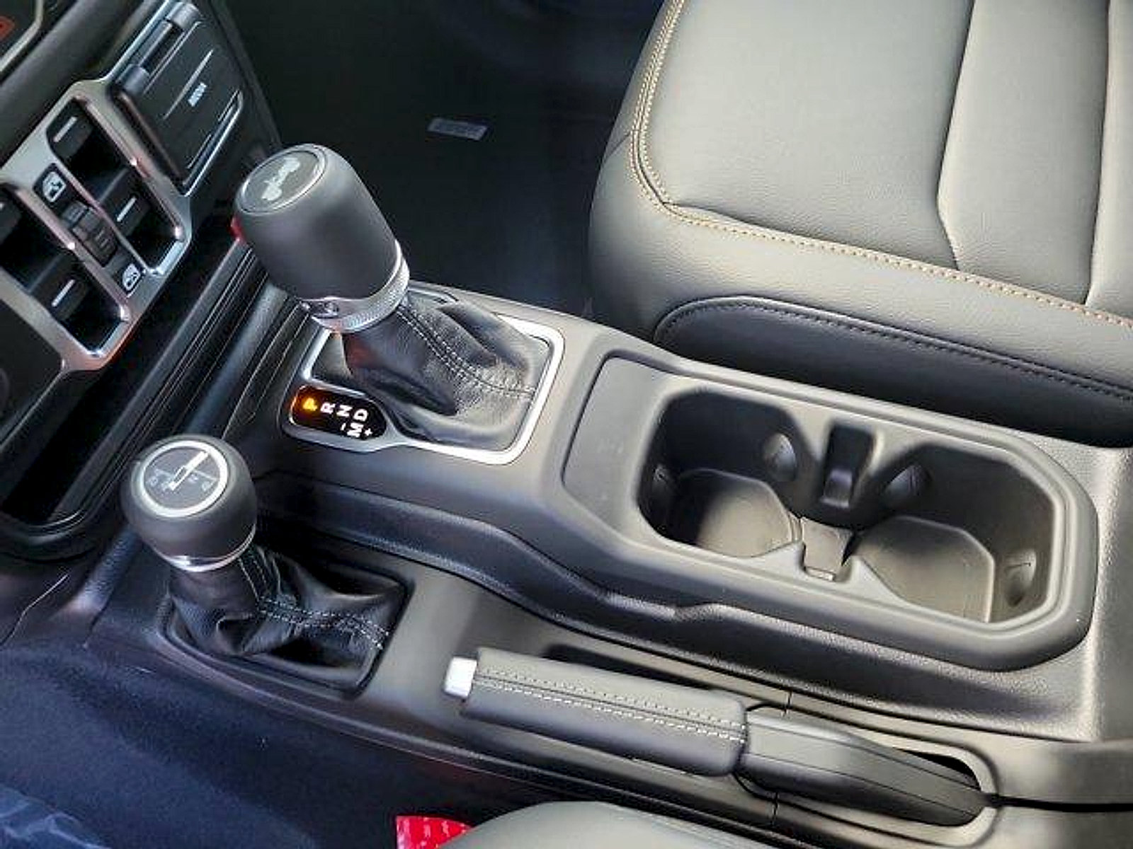 New 2026 Jeep Wrangler Unlimited Sahara AWD/4WD image 9