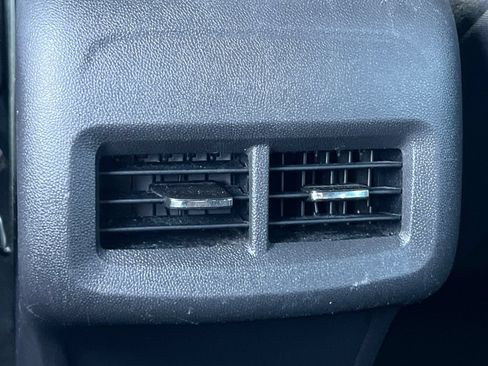 Used 2020 Chevrolet Equinox LT FWD image 17