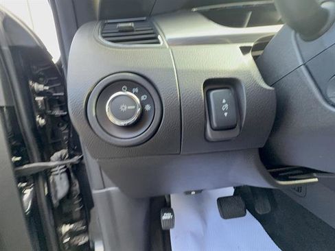 Used 2017 Ford Taurus SEL w/ Equipment Group 201A image 12