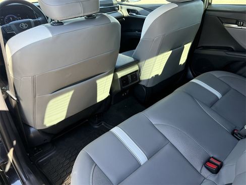 Used 2025 Toyota Camry SE image 29