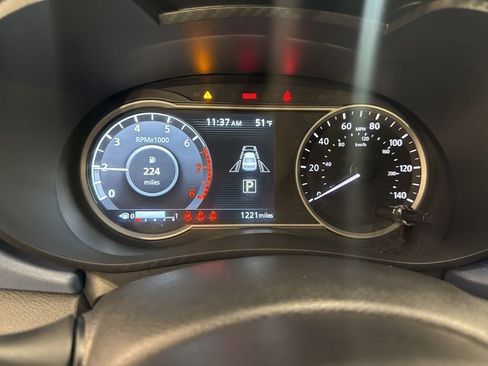 Certified 2025 Nissan Versa SV w/ Trunk Package image 31