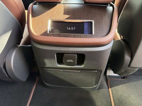 New 2026 Lincoln Navigator L Reserve AWD/4WD image 24