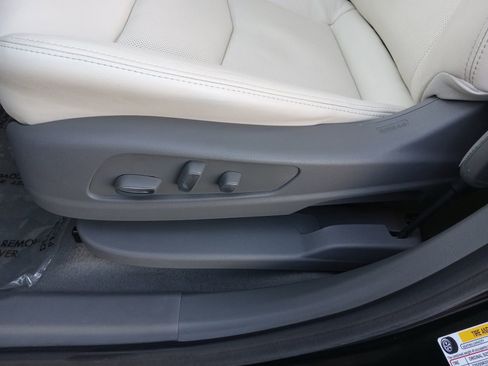 Used 2023 Cadillac XT6 Premium Luxury w/ Technology Package image 12