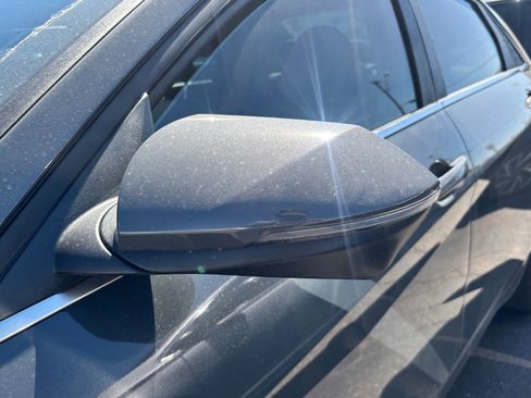 Used 2024 Hyundai Elantra Limited image 9