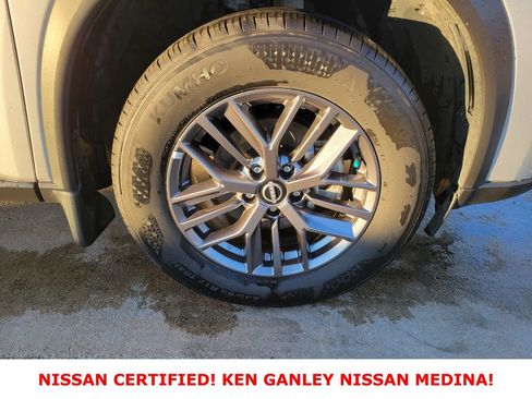 Certified 2024 Nissan Rogue S image 22