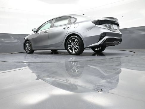 Used 2022 Kia Forte LXS w/ LXS Technology Package FWD image 30