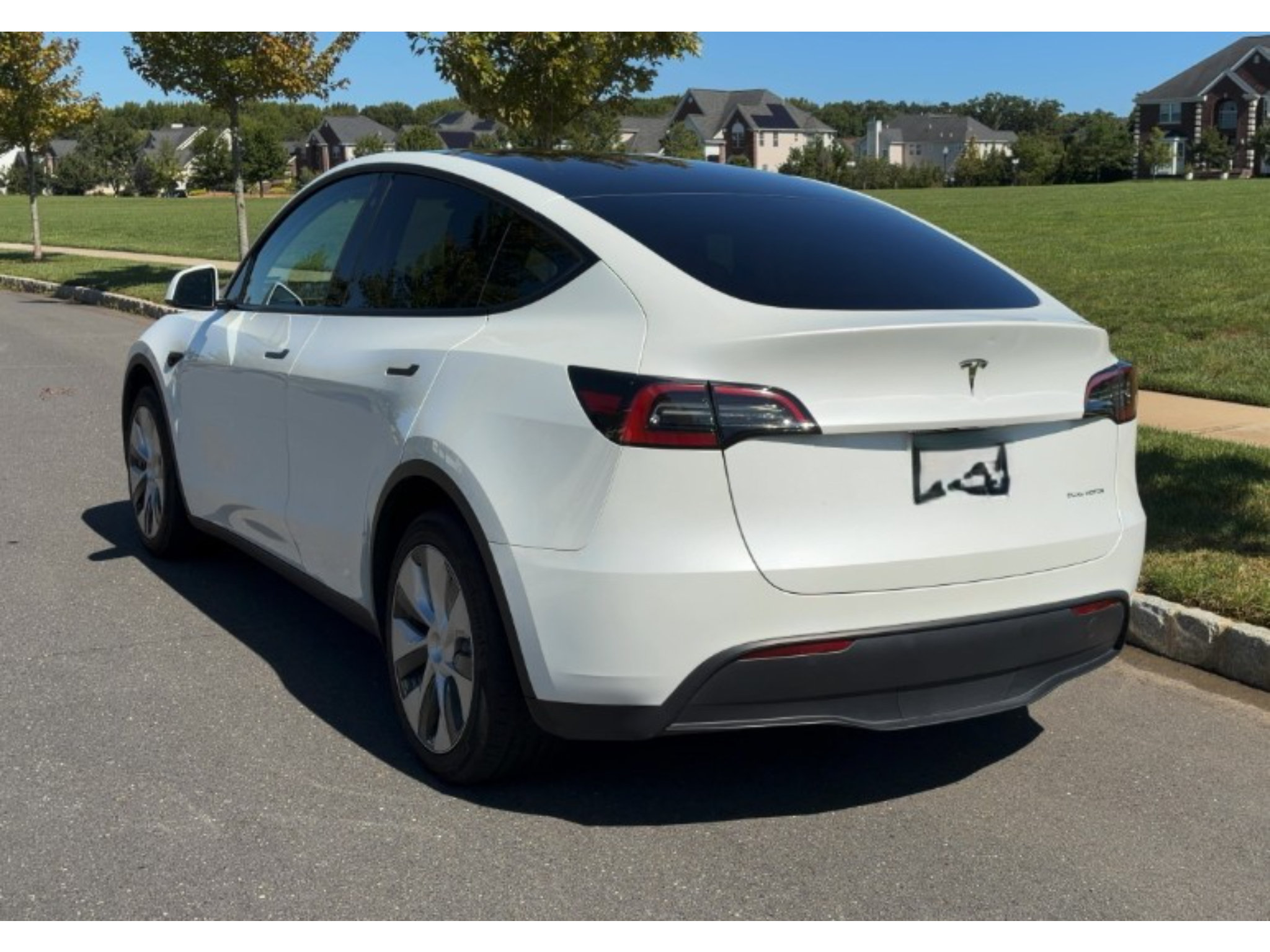 Used 2023 Tesla Model Y Long Range AWD/4WD image 4
