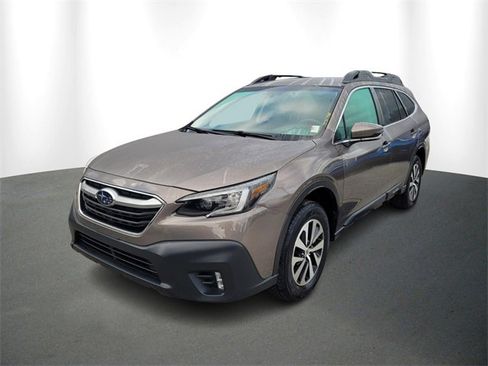 Used 2022 Subaru Outback Premium image 2