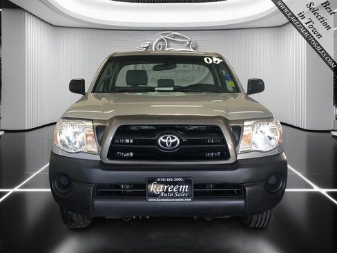 Used 2005 Toyota Tacoma 2WD Regular Cab image 2