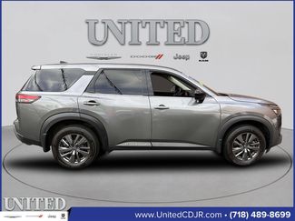 Used 2023 Nissan Pathfinder S video 2