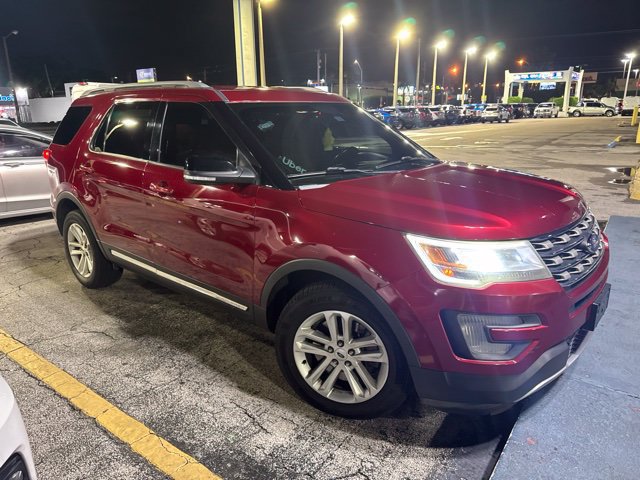 Used 2017 Ford Explorer XLT FWD image 5