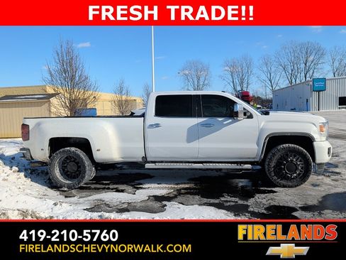 Used 2017 GMC Sierra 3500 Denali w/ Duramax Plus Package image 4