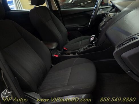 Used 2015 Ford Focus SE FWD image 15