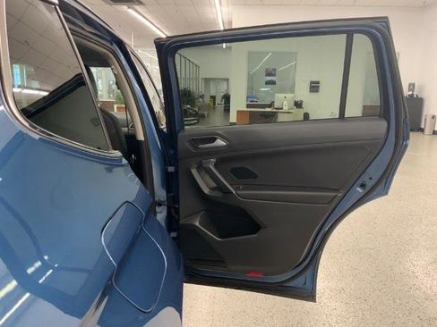 Used 2019 Volkswagen Tiguan SE image 33