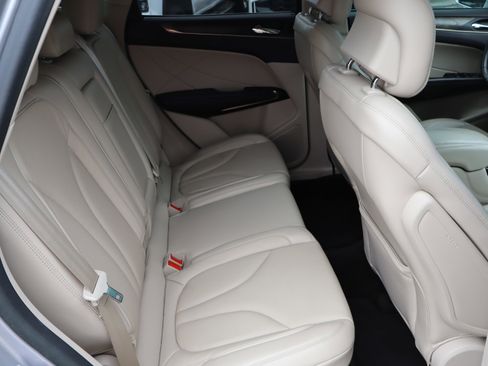Used 2018 Lincoln MKC Reserve FWD image 34