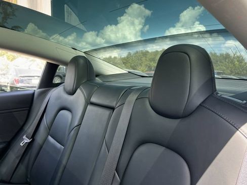 Used 2019 Tesla Model 3 Long Range RWD image 18