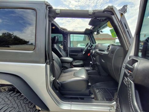 Used 2016 Jeep Wrangler Sport AWD/4WD image 32