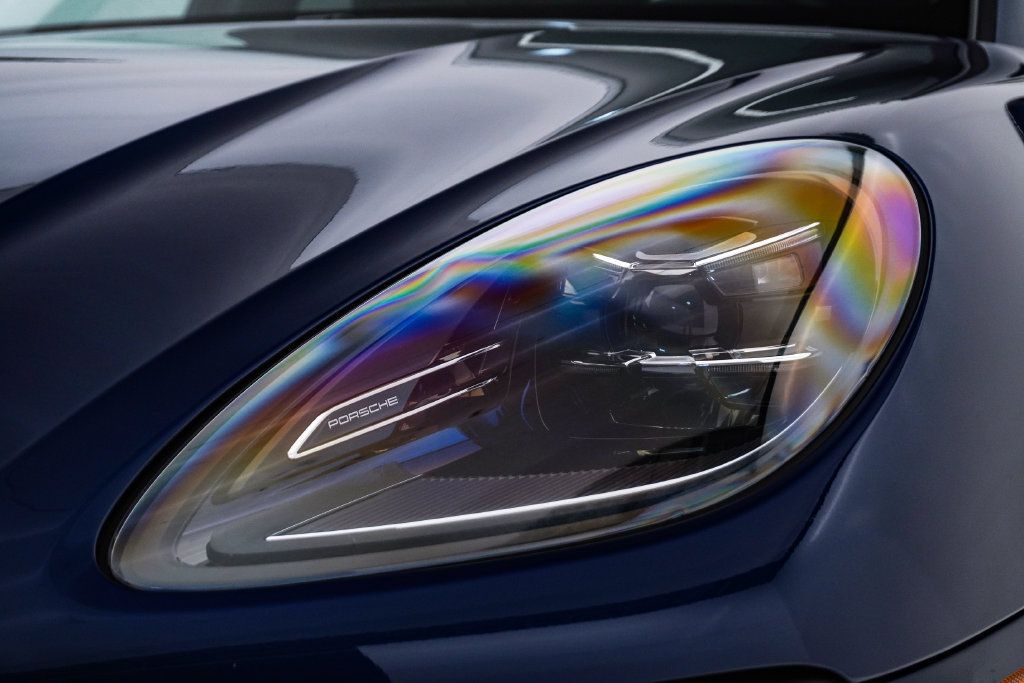 Certified 2026 Porsche Macan AWD/4WD image 7
