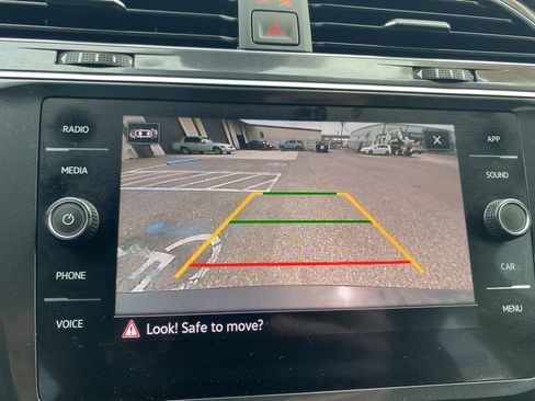 Used 2022 Volkswagen Tiguan SE R-Line image 26