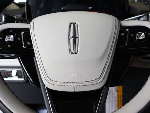 New 2026 Lincoln Aviator 2WD image 24