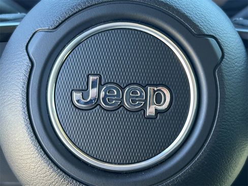 Used 2025 Jeep Gladiator Mojave w/ Safety Group image 42