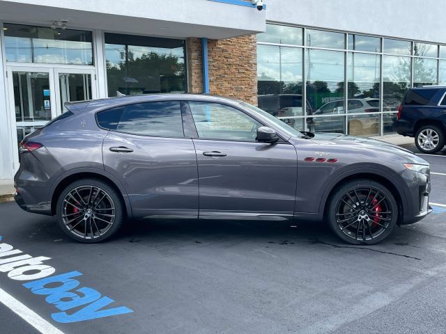 Used 2022 Maserati Levante Trofeo AWD/4WD image 23