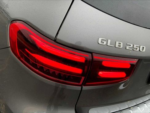 Certified 2025 Mercedes-Benz GLB 250 image 6
