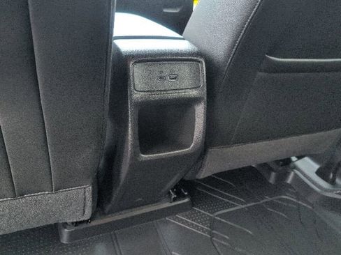 Used 2025 Chevrolet Trax RS w/ Driver Confidence Package FWD image 34