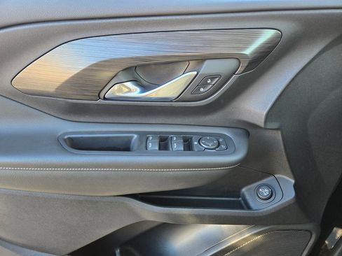 Used 2023 GMC Terrain SLE w/ Driver Convenience Package image 19