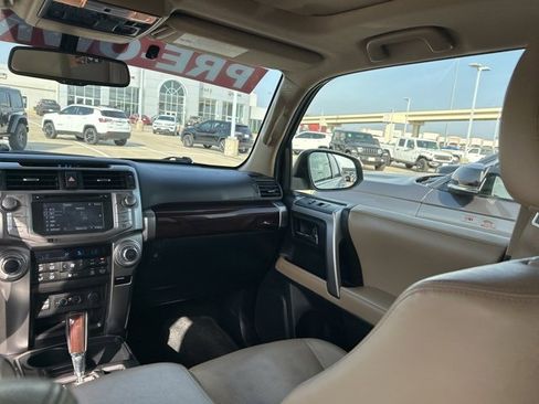 Used 2016 Toyota 4Runner Limited image 39