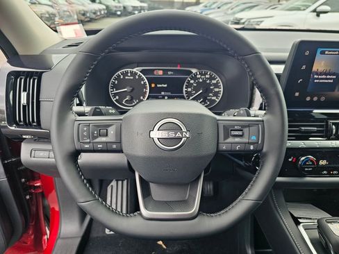 New 2026 Nissan Pathfinder SV image 10