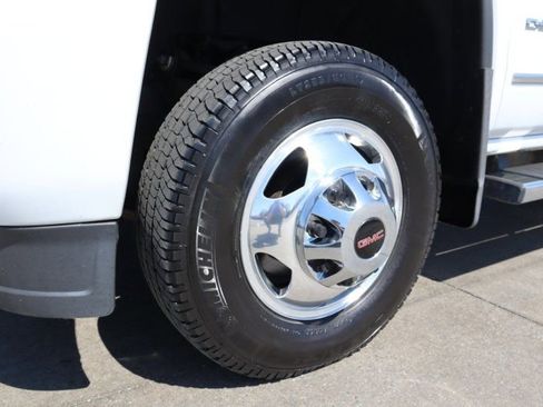 Used 2019 GMC Sierra 3500 Denali image 9