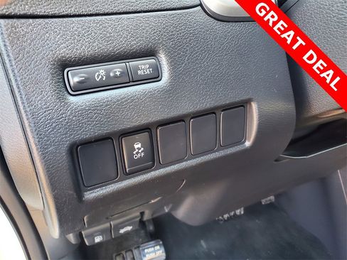 Used 2018 Nissan Murano S image 10