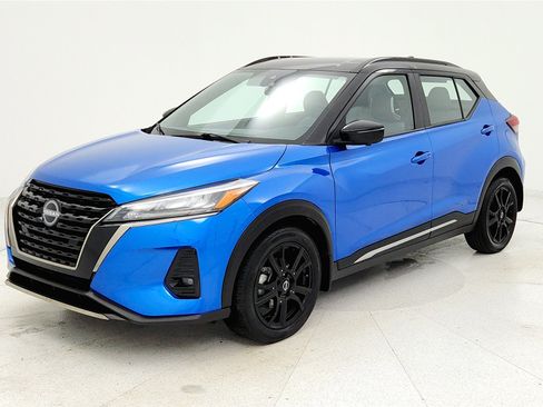 Used 2023 Nissan Kicks SR w/ SR Premium Package image 8