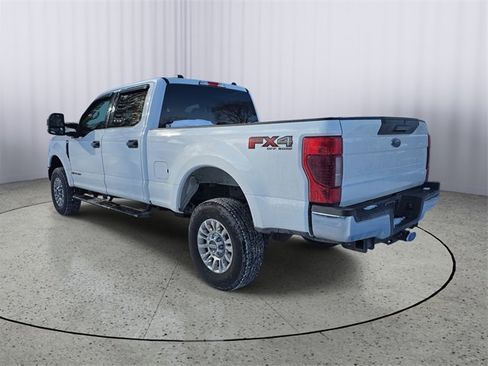 Used 2022 Ford F250 XLT w/ FX4 Off-Road Package image 3