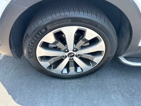 Used 2020 Kia Telluride EX w/ EX Premium Package AWD/4WD image 10