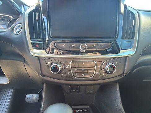 Used 2018 Chevrolet Traverse Premier w/ Driver Confidence II Package image 34