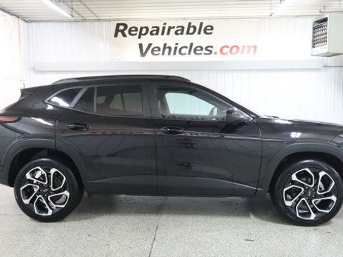 Used 2025 Chevrolet Trax RS w/ Driver Confidence Package FWD image 4