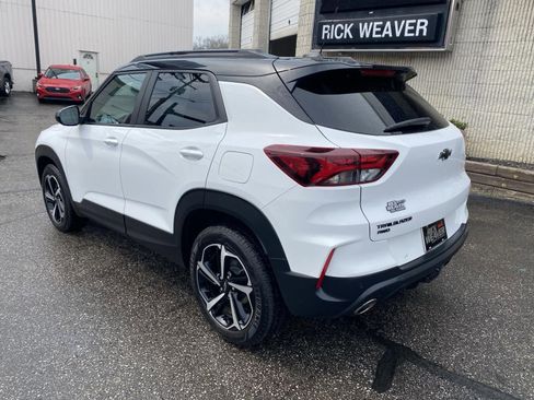 Certified 2022 Chevrolet TrailBlazer RS w/ Sun and Liftgate Package AWD/4WD image 4
