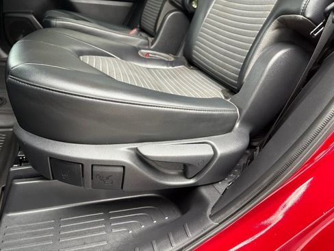 Used 2022 Toyota Highlander XSE image 27